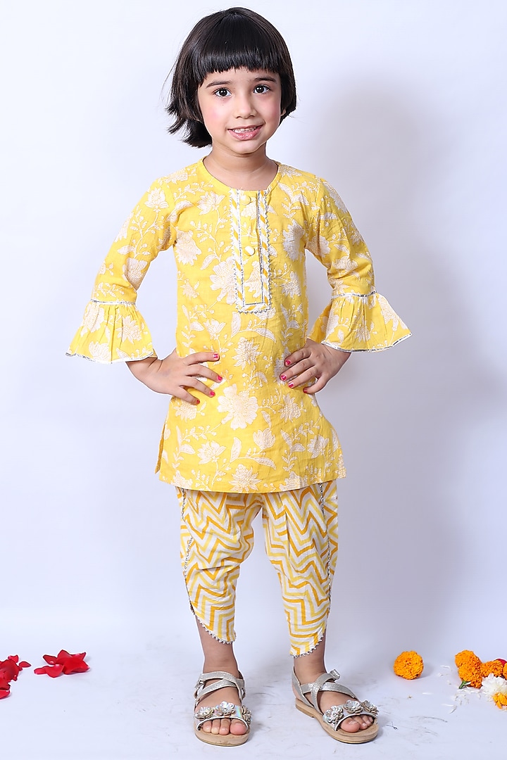 Yellow Printed Kurta Set For Girls by Pankhuri by Priyanka - Kids