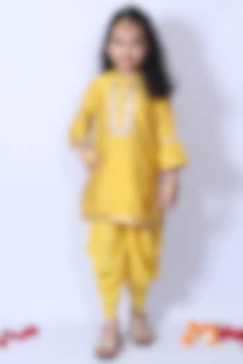 Yellow Lace Kurta Set For Girls by Pankhuri by Priyanka - Kids