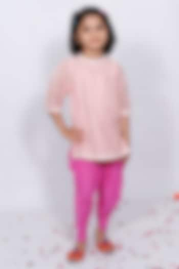 Pink Block Printed Kurta Set For Girls by Pankhuri by Priyanka - Kids at Pernia's Pop Up Shop