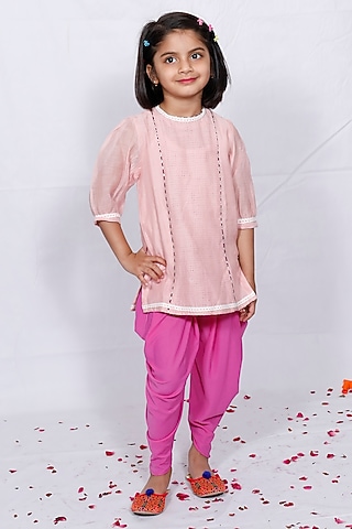 Pink Block Printed Kurta Set For Girls by Pankhuri by Priyanka - Kids