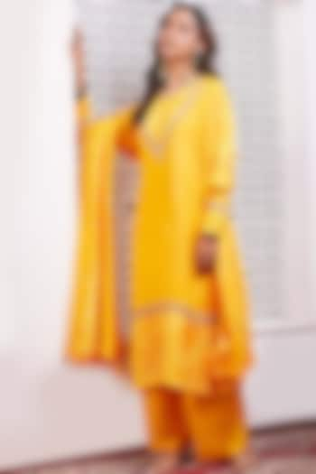 Yellow Hand Embroidered Kurta Set by Pink City By Sarika at Pernia's Pop Up Shop