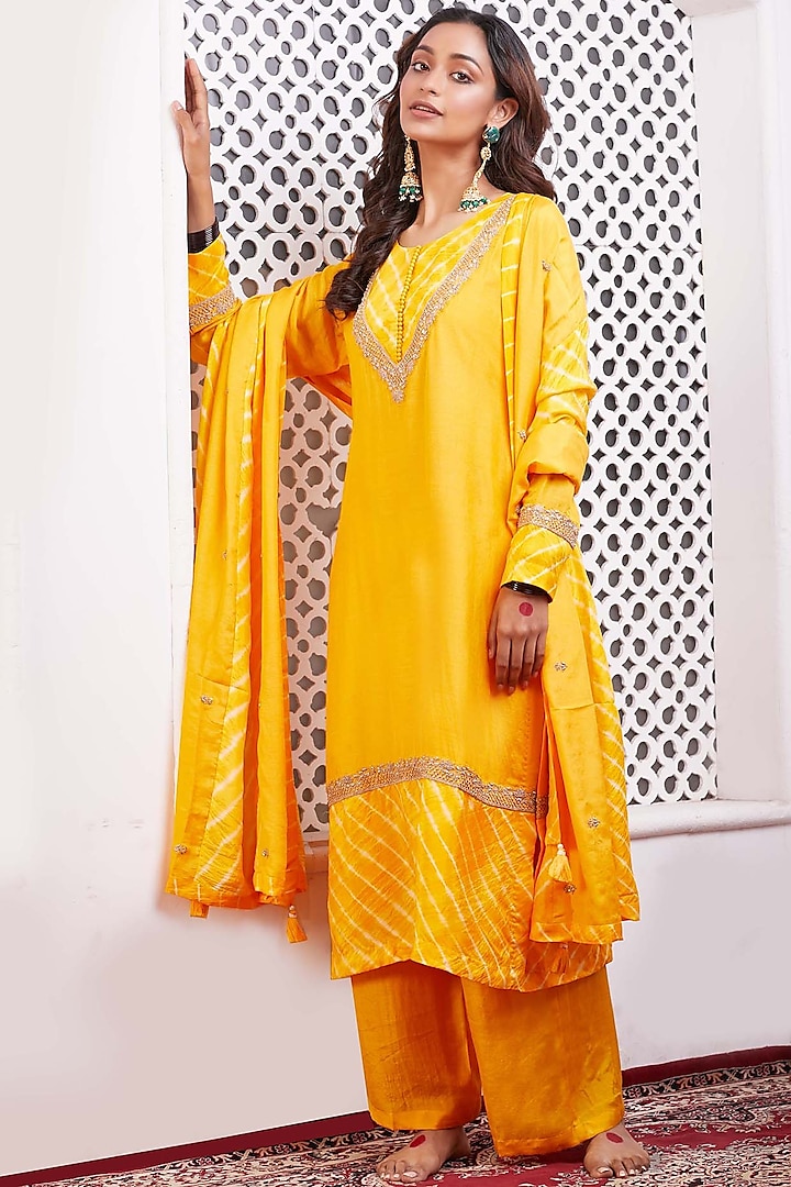 Yellow Hand Embroidered Kurta Set by Pink City By Sarika at Pernia's Pop Up Shop