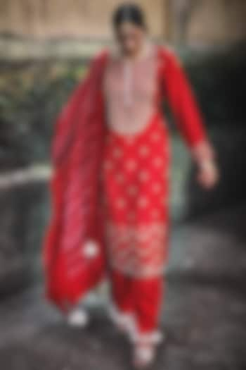 Red Embroidered Kurta Set by Pink City By Sarika at Pernia's Pop Up Shop