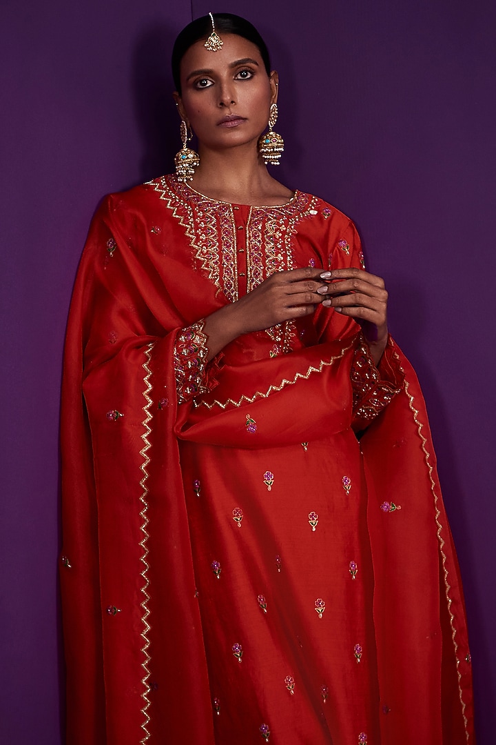 Red Embroidered Kurta Set by Pink City By Sarika at Pernia's Pop Up Shop