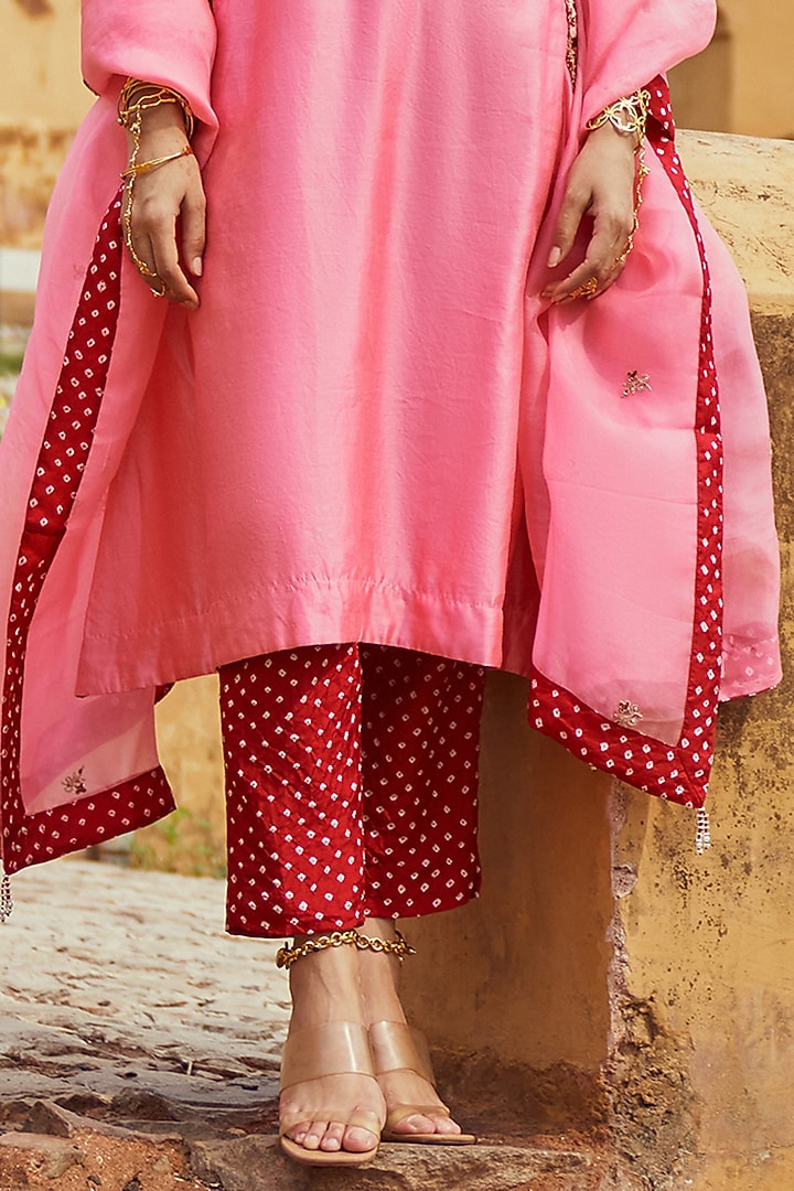 Peach Silk Bandhani Resham Embroidered Kurta Set by Pink City By Sarika at Pernia's Pop Up Shop