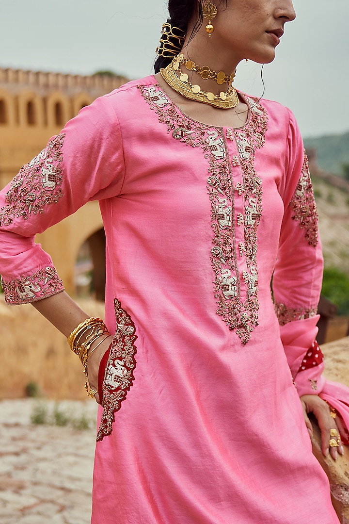 Peach Silk Bandhani Resham Embroidered Kurta Set by Pink City By Sarika at Pernia's Pop Up Shop