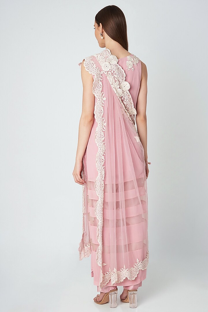 Blush Pink Embroidered Kurta Set by Priya Chhabria at Pernia's Pop Up Shop