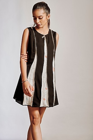 Black & White Printed Crepe Dress by Pocket Stories