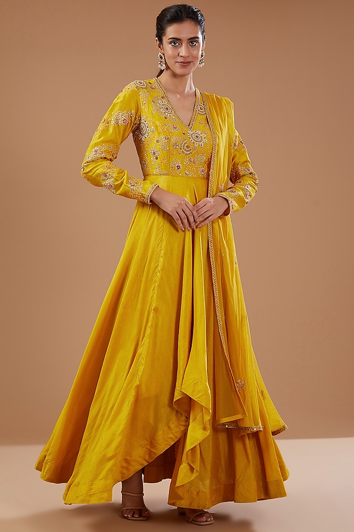 Yellow Bemberg Silk & Chanderi Shimmer Dori Embroidered Asymmetric Anarkali Set by Petticoat Lane at Pernia's Pop Up Shop