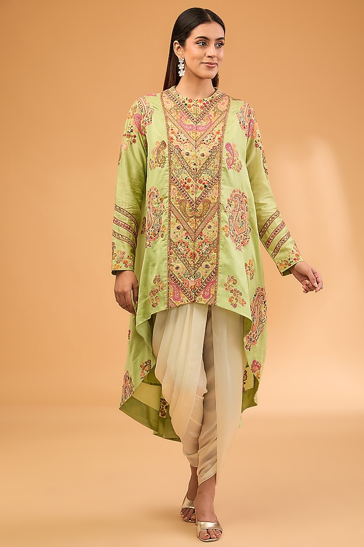 Green Jamavar Chanderi Embroidered High-Low Jacket Set by Petticoat Lane at Pernia's Pop Up Shop