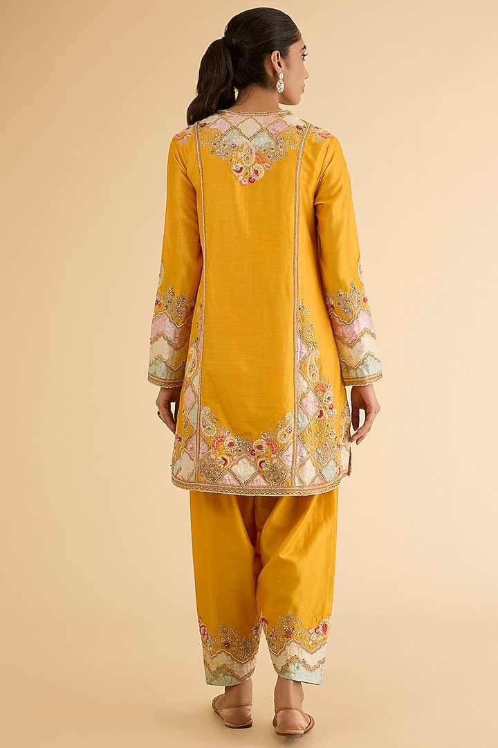 Mustard Chanderi Patchwork Kurta Set by Petticoat Lane at Pernia's Pop Up Shop