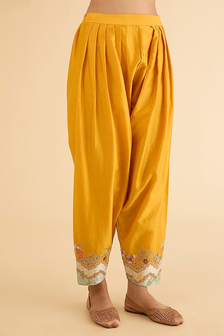 Mustard Chanderi Patchwork Kurta Set by Petticoat Lane at Pernia's Pop Up Shop