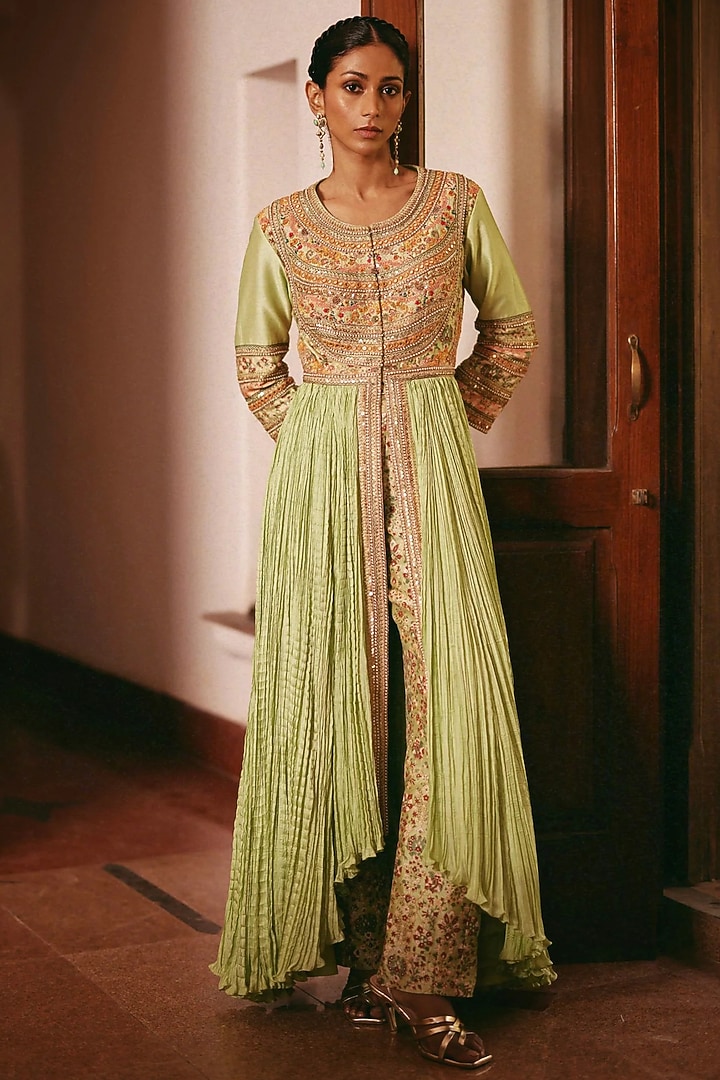 Green Crushed Embroidered Kalidar Kurta Set by Petticoat Lane at Pernia's Pop Up Shop