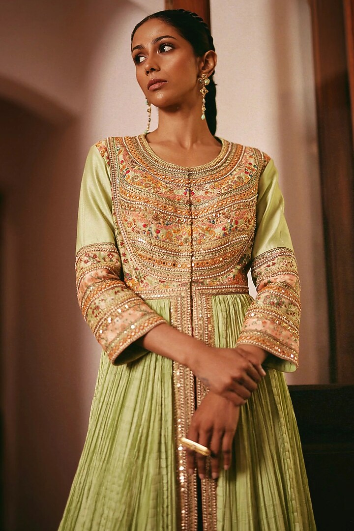 Green Crushed Embroidered Kalidar Kurta Set by Petticoat Lane at Pernia's Pop Up Shop