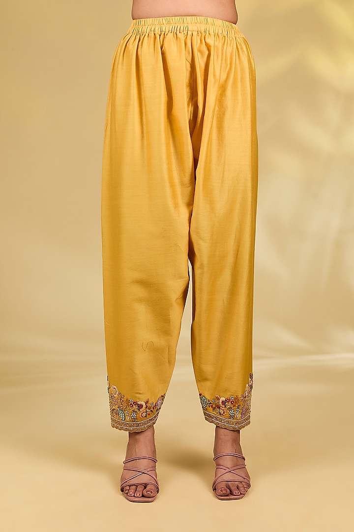 Yellow Chanderi Hand & Machine Embroidered Kurta Set by Petticoat Lane at Pernia's Pop Up Shop