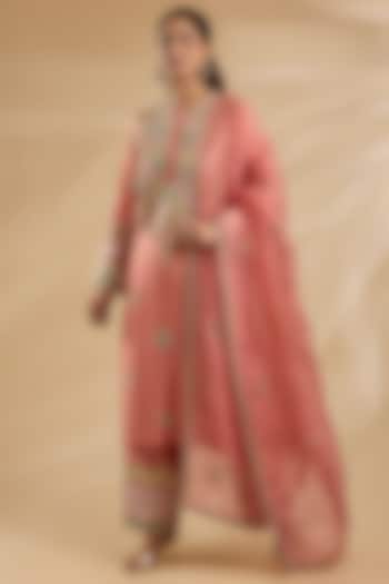Peach Chanderi & Organza Patchwork Straight Kurta Set by Petticoat Lane at Pernia's Pop Up Shop