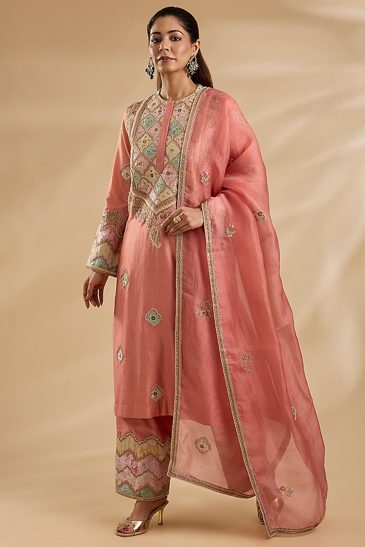 Peach Chanderi & Organza Patchwork Straight Kurta Set by Petticoat Lane at Pernia's Pop Up Shop