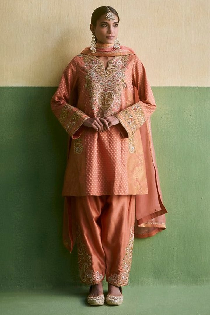 Rose Pink Brocade Embroidered Kurta Set by Petticoat Lane at Pernia's Pop Up Shop
