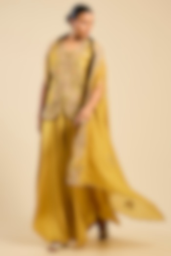 Mehendi Green Chanderi & Organza Cape Set by Petticoat Lane at Pernia's Pop Up Shop