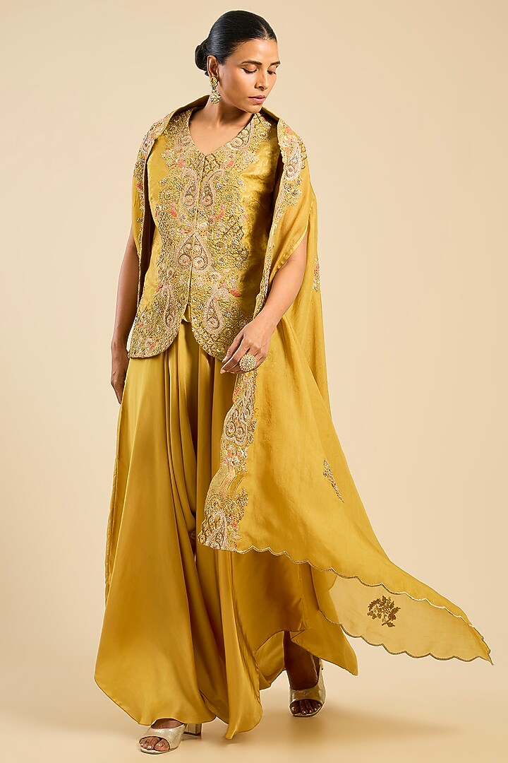 Mehendi Green Chanderi & Organza Cape Set by Petticoat Lane at Pernia's Pop Up Shop