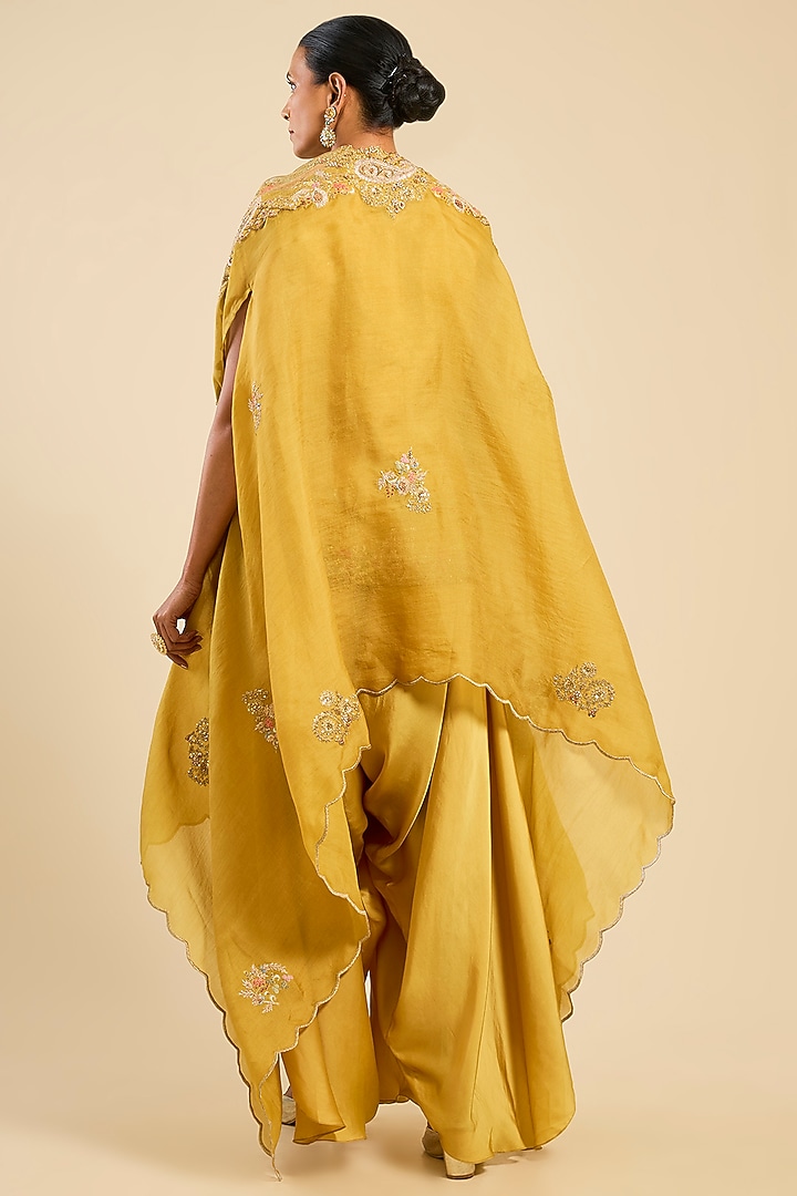 Mehendi Green Chanderi & Organza Cape Set by Petticoat Lane at Pernia's Pop Up Shop