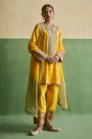 Yellow Organza & Chanderi Embroidered Kurta Set by Petticoat Lane