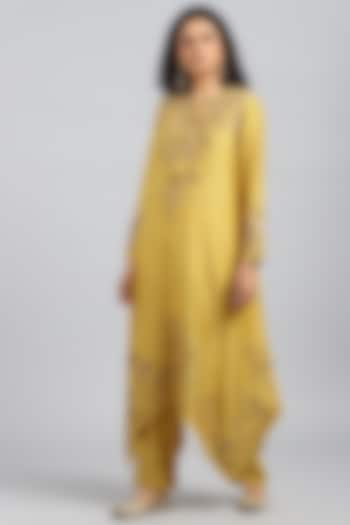 Yellow Embroidered & Printed Kurta Set by Petticoat Lane at Pernia's Pop Up Shop