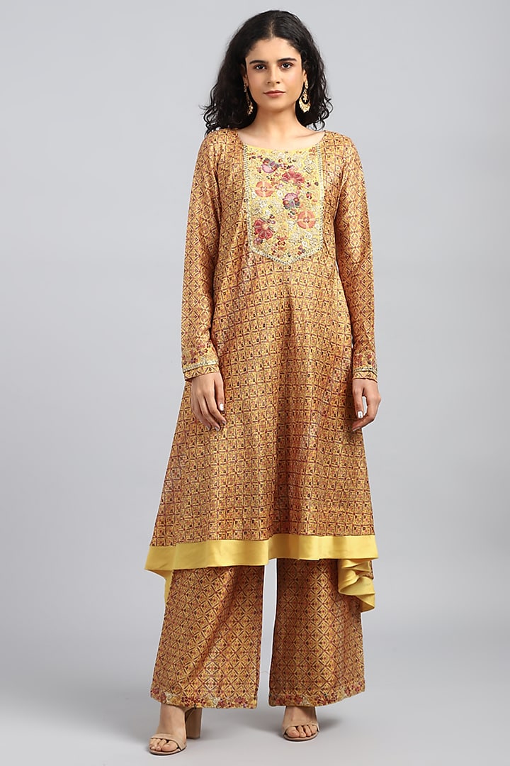 Yellow Digital Printed & Embroidered Kurta Set by Petticoat Lane at Pernia's Pop Up Shop
