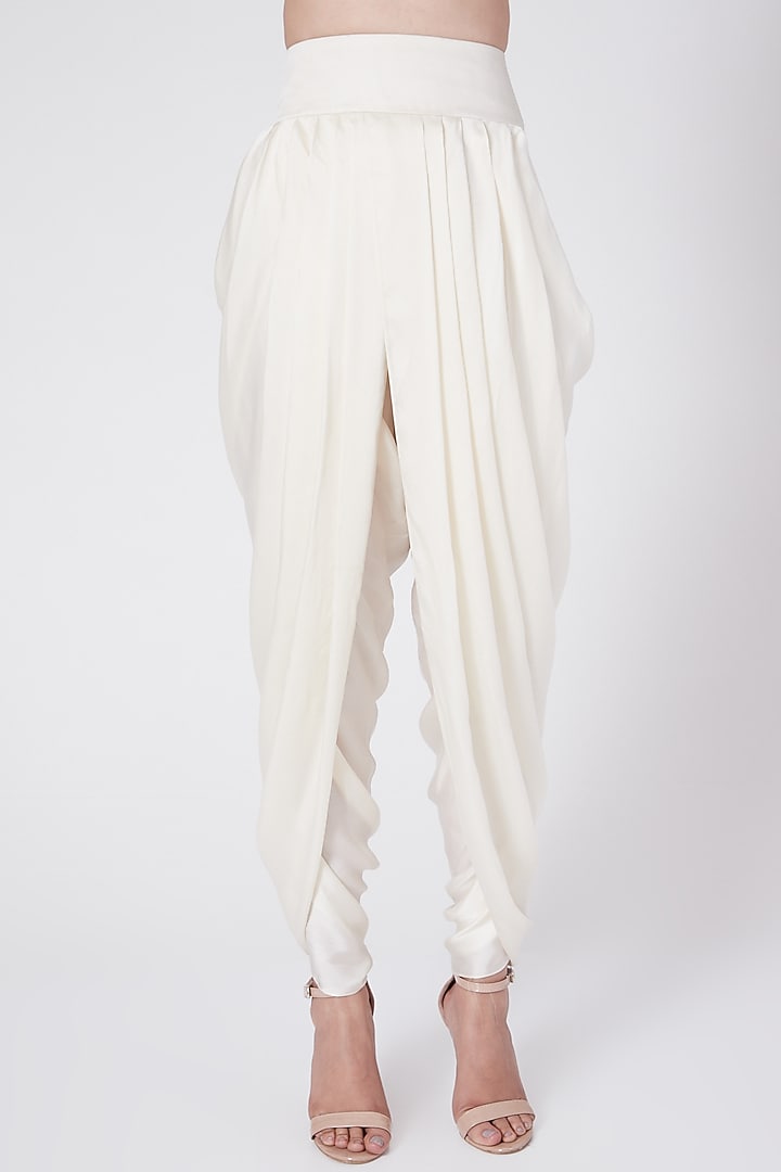 Yellow & White Kurta Set by Petticoat Lane at Pernia's Pop Up Shop