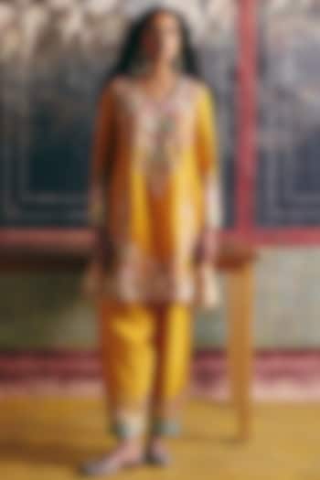Mustard Chanderi Patchwork Kurta Set by Petticoat Lane at Pernia's Pop Up Shop