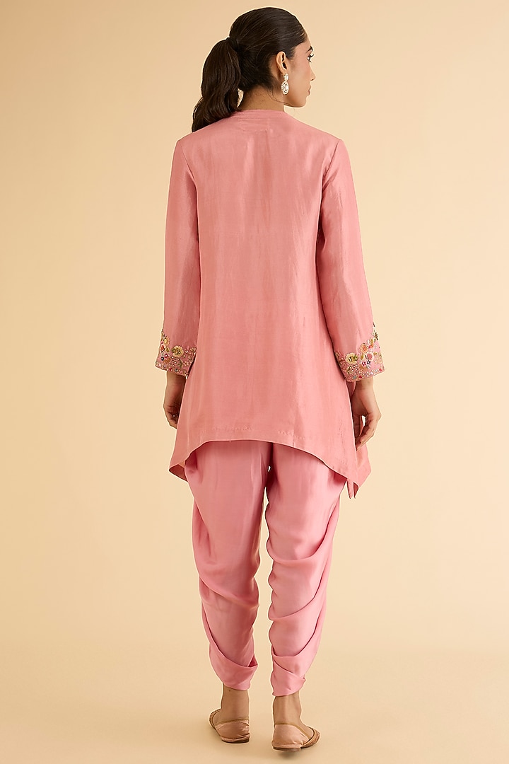 Lilac Dupion Silk Hand & Machine Embroidered Asymmetrical Kurta Set by Petticoat Lane at Pernia's Pop Up Shop