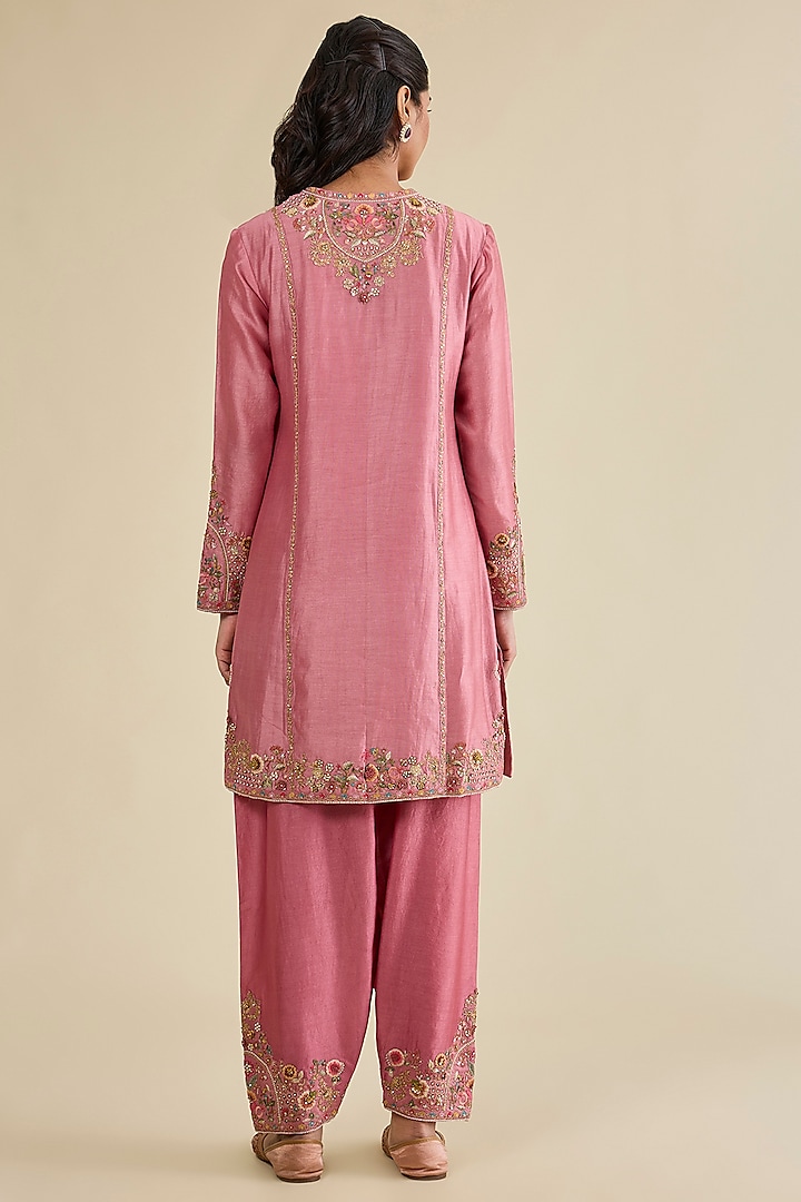 Lilac Phiran Hand Embroidered Phiran Kurta Set by Petticoat Lane at Pernia's Pop Up Shop
