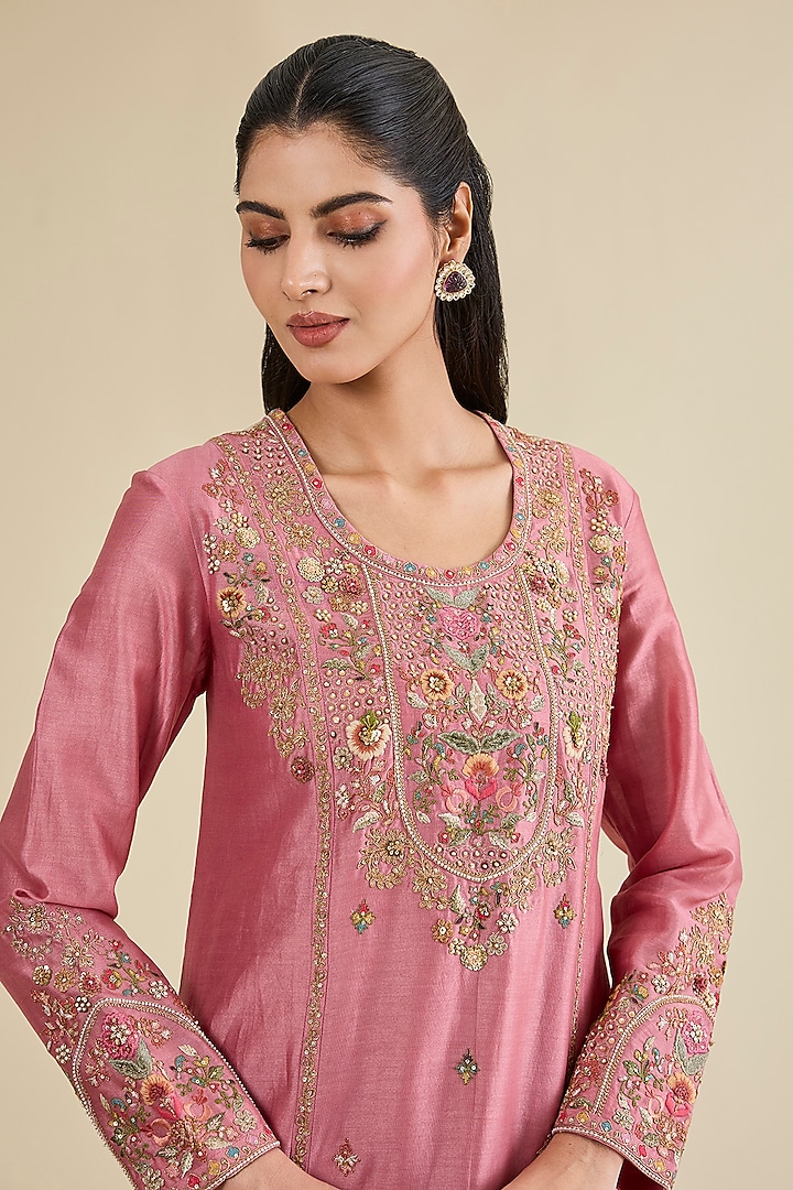 Lilac Phiran Hand Embroidered Phiran Kurta Set by Petticoat Lane at Pernia's Pop Up Shop