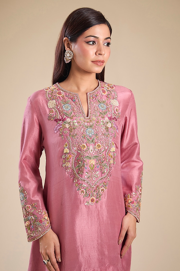 Lilac Dupion Silk Hand & Machine Embroidered Asymetrical Kurta Set by Petticoat Lane at Pernia's Pop Up Shop