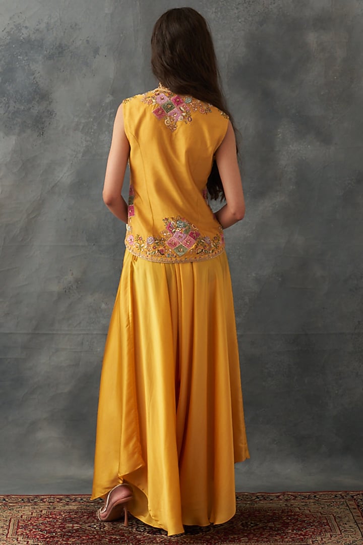Yellow Chanderi & Organza Embroidered Cape Set by Petticoat Lane at Pernia's Pop Up Shop