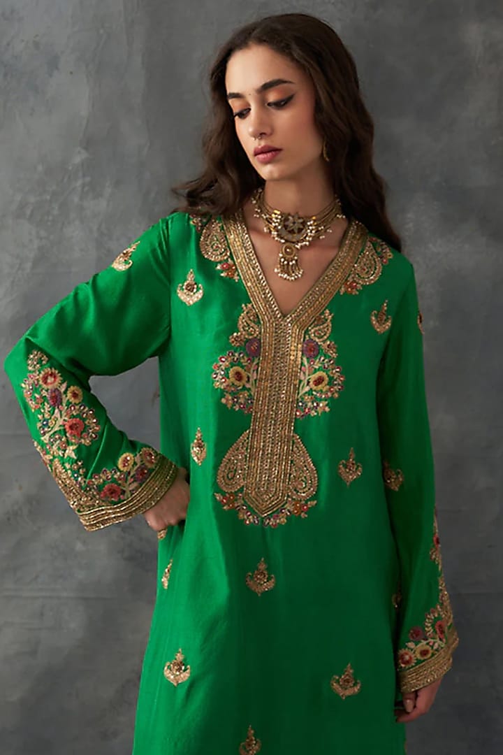 Green Dupion Silk & Chanderi Embroidered Kurta Set by Petticoat Lane at Pernia's Pop Up Shop