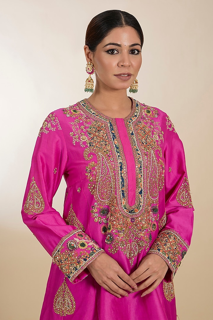Fuchsia Chanderi Hand Embroidered Short Kurta Set by Petticoat Lane at Pernia's Pop Up Shop