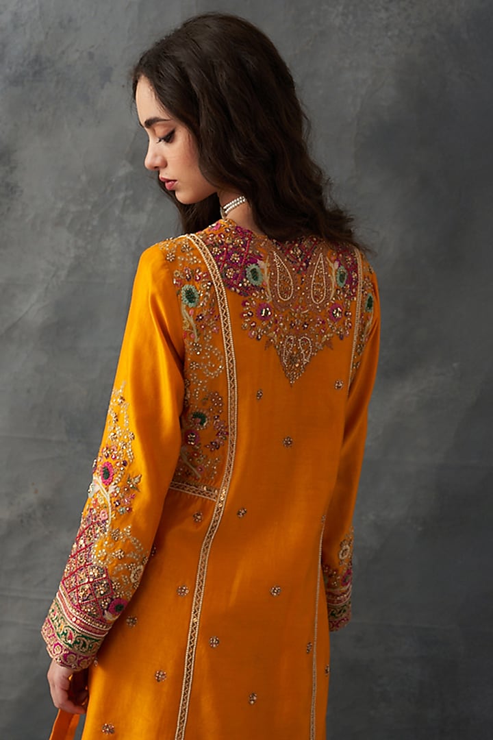 Mustard Chanderi Embroidered Short Kurta Set by Petticoat Lane at Pernia's Pop Up Shop