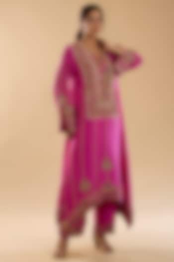 Fuchsia Pink Chanderi Embroidered Kurta Set by Petticoat Lane at Pernia's Pop Up Shop
