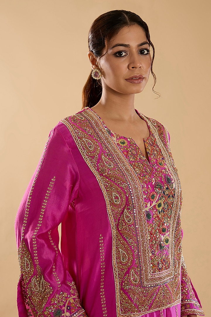 Fuchsia Pink Chanderi Embroidered Kurta Set by Petticoat Lane at Pernia's Pop Up Shop