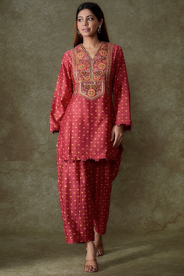 Pink Chanderi Bandhani Printed Kurta Set by Petticoat Lane at Pernia's Pop Up Shop