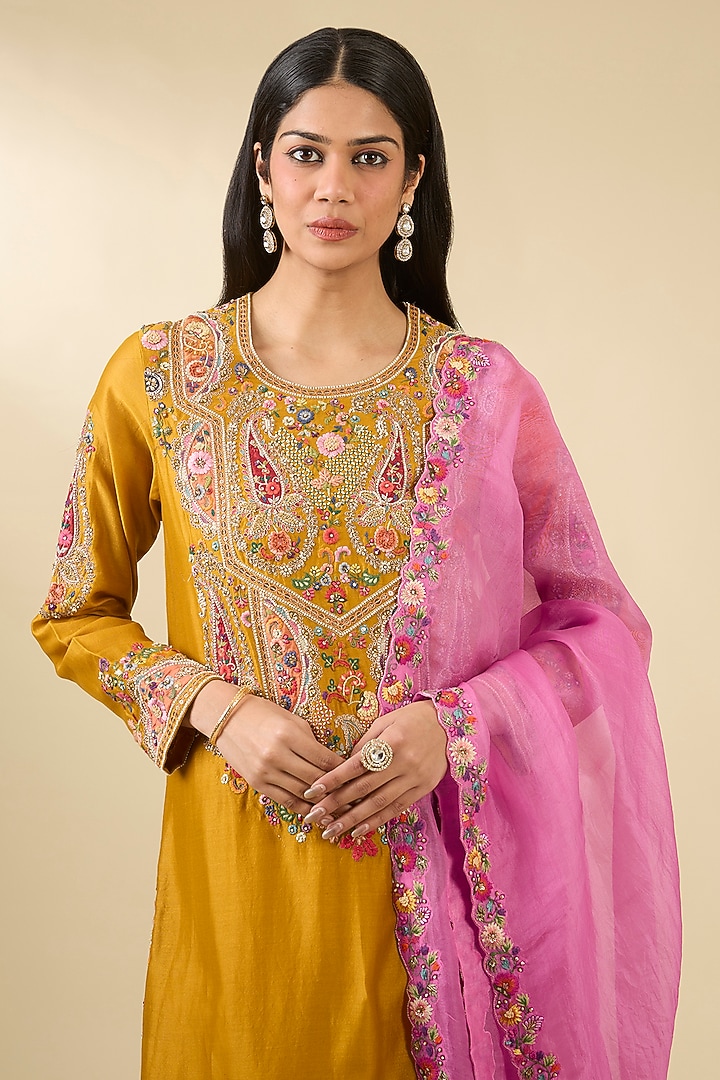 Mustard Chanderi Patchwork Kurta Set by Petticoat Lane at Pernia's Pop Up Shop