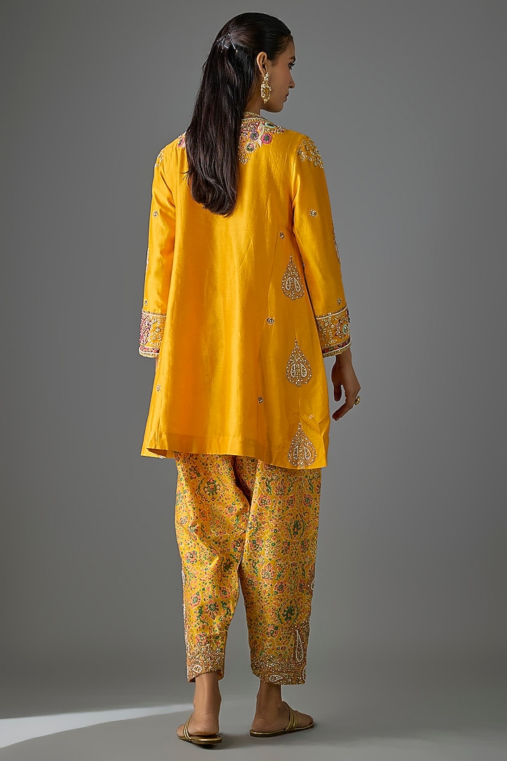 Mustard Chanderi Kurta Set by Petticoat Lane at Pernia's Pop Up Shop