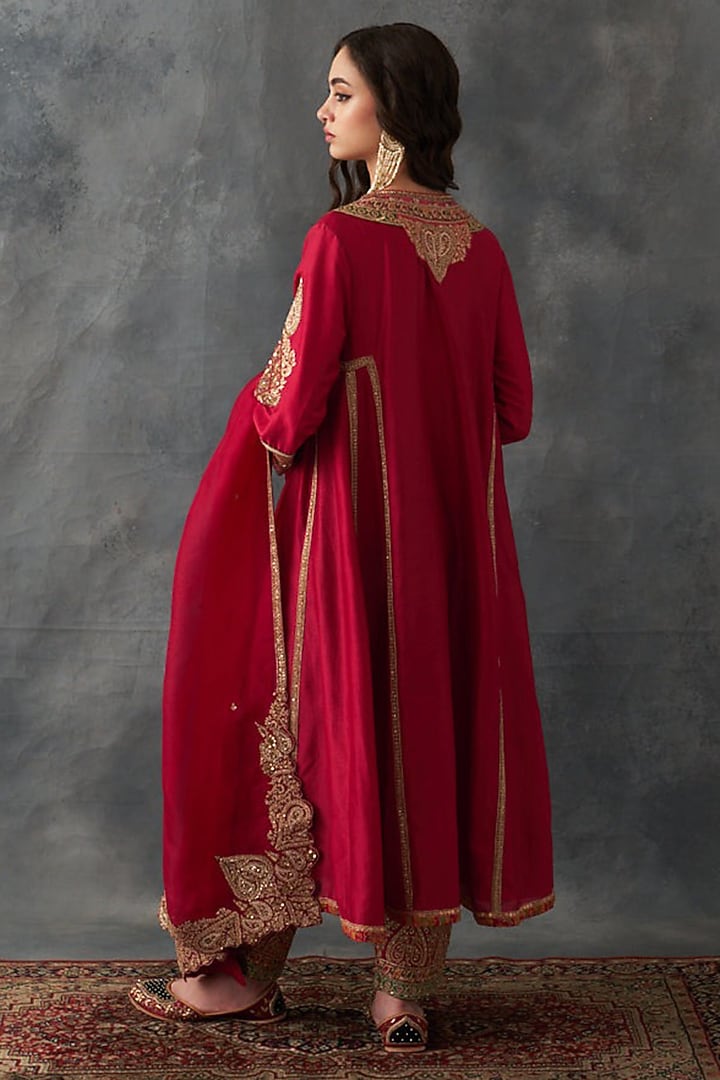 Crimson Red Chanderi Hand Embroidered Kurta Set by Petticoat Lane at Pernia's Pop Up Shop