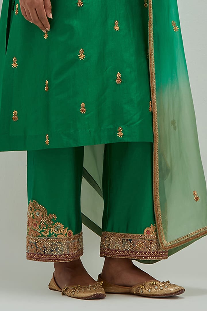 Emerald Green Dupion Silk Gota Embroidered Kurta Set by Petticoat Lane at Pernia's Pop Up Shop