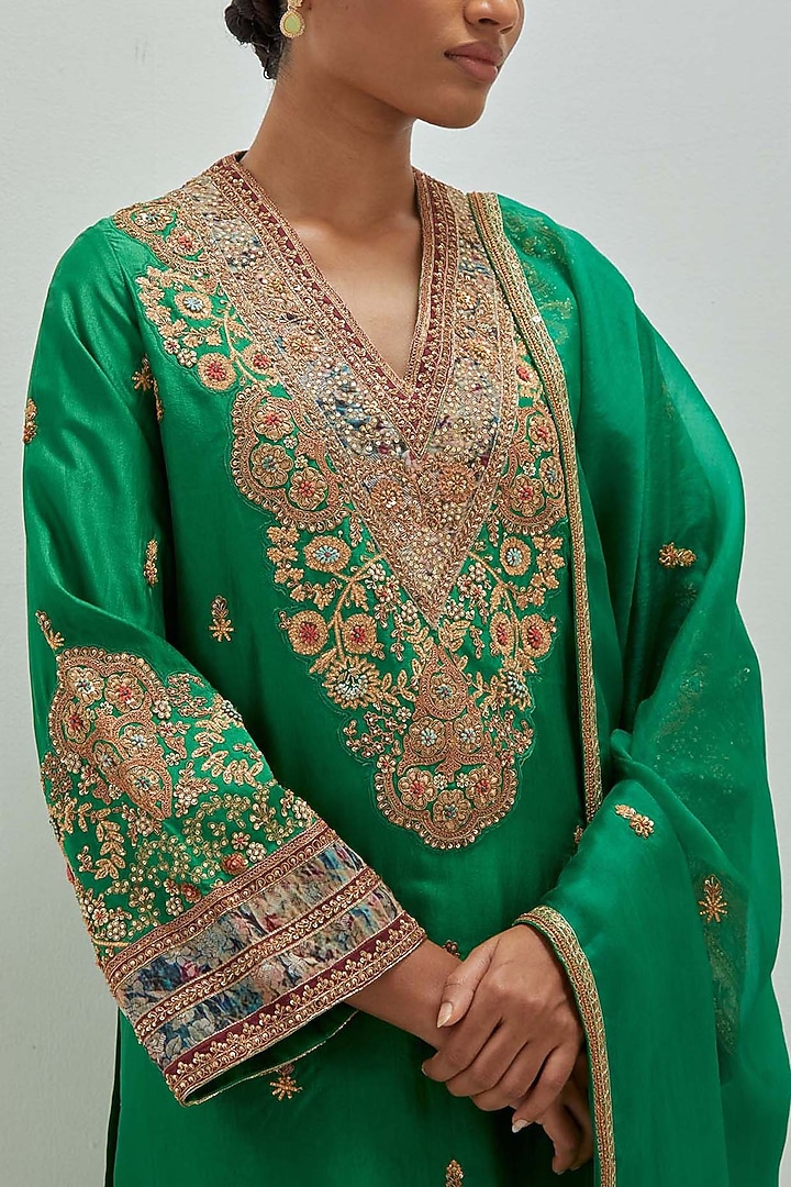 Emerald Green Dupion Silk Gota Embroidered Kurta Set by Petticoat Lane at Pernia's Pop Up Shop