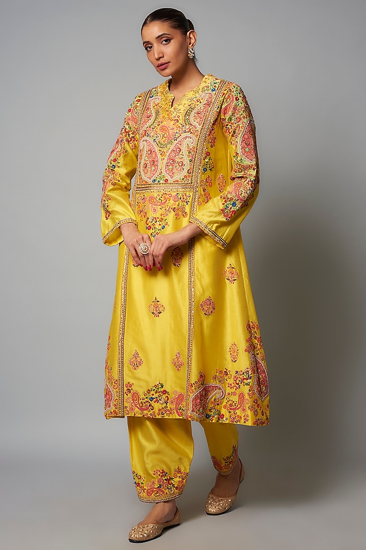 Yellow Chanderi Kurta Set by Petticoat Lane at Pernia's Pop Up Shop