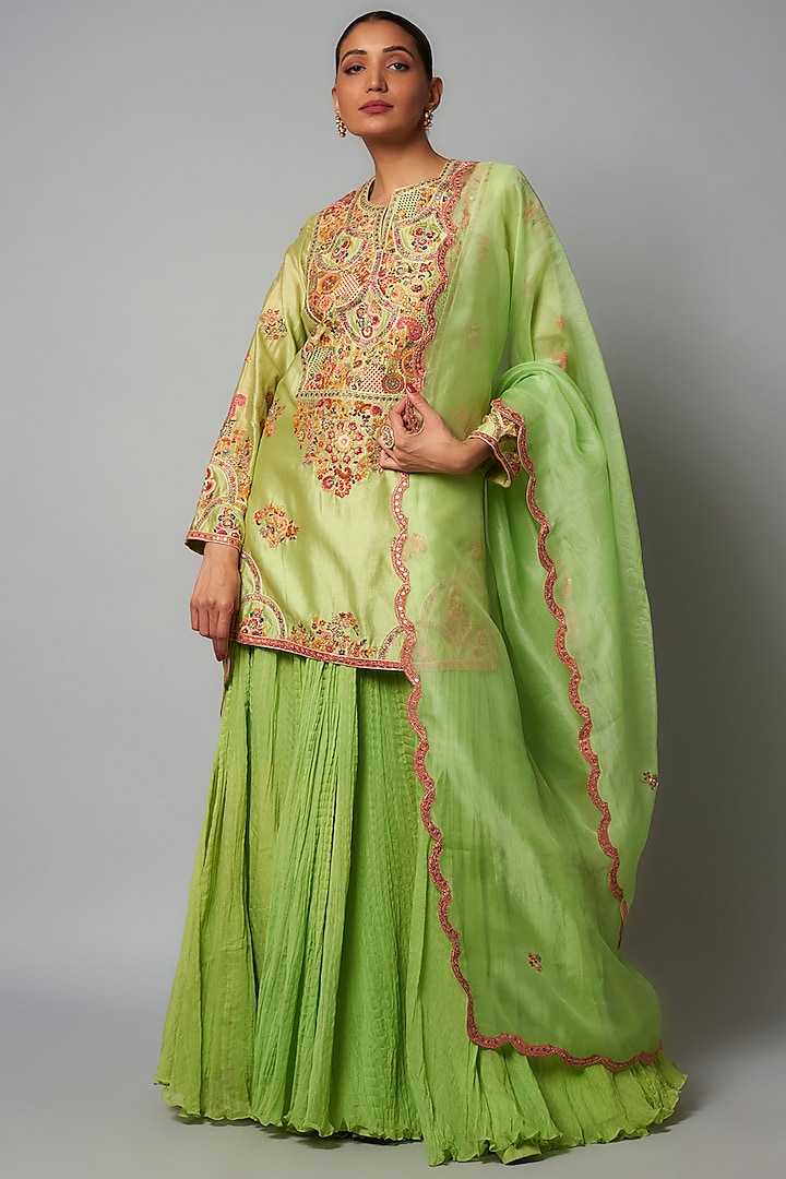 Green Chanderi Hand & Machine Embroidered Kurta Set by Petticoat Lane at Pernia's Pop Up Shop