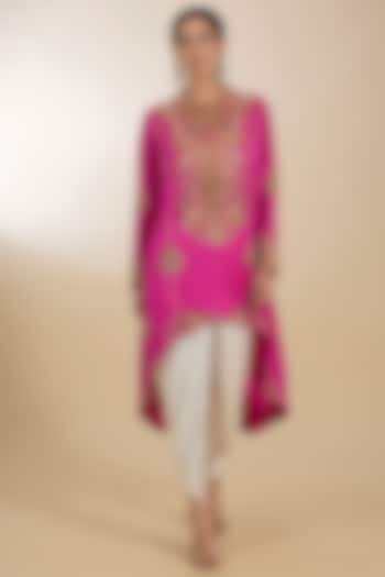 Fuchsia Chanderi Hand Embroidered Asymmetrical Kurta Set by Petticoat Lane at Pernia's Pop Up Shop