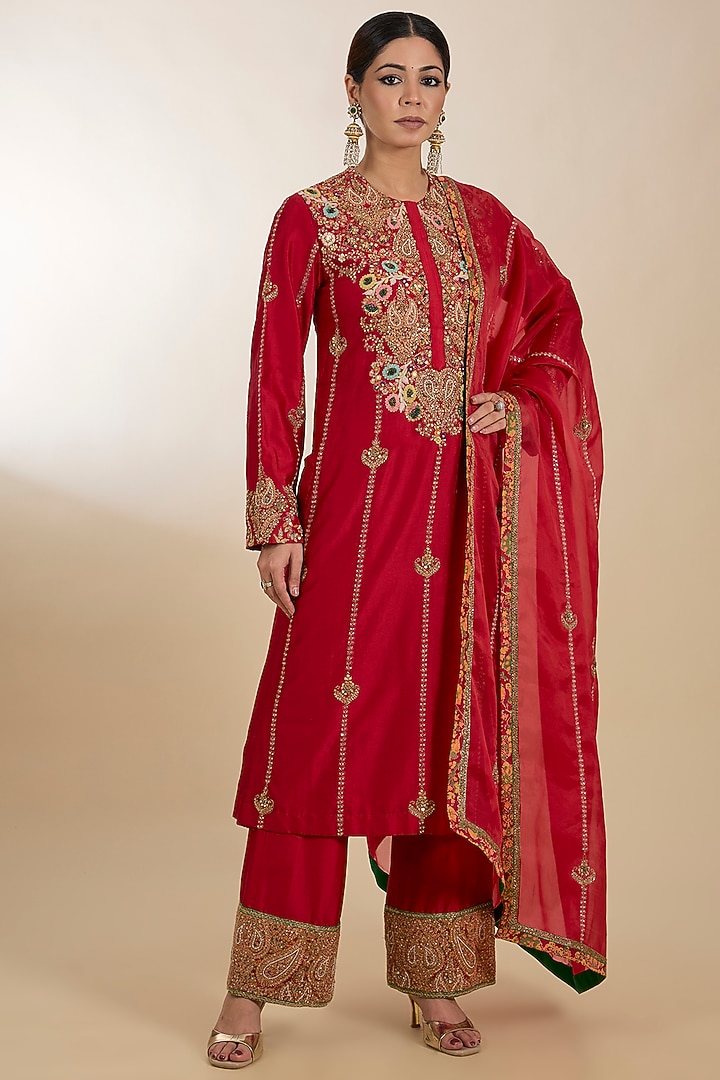 Red Chanderi Hand Embroidered Kurta Set by Petticoat Lane at Pernia's Pop Up Shop